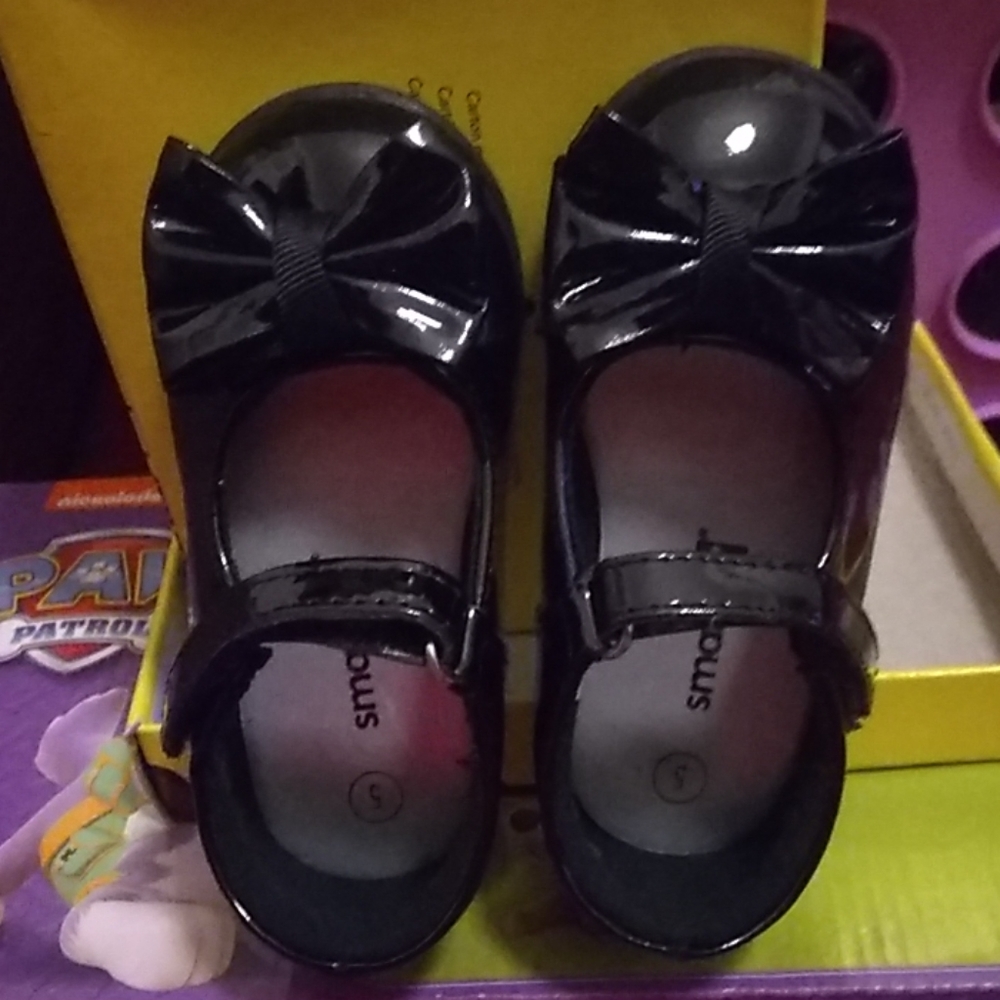Baby girl shoes - Picture 1 of 2